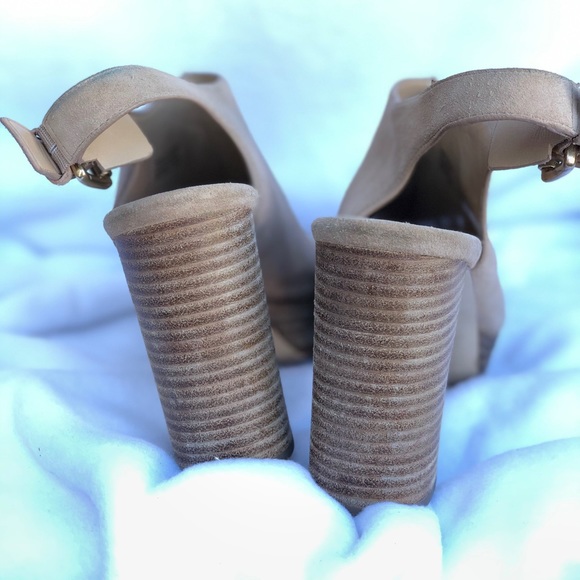 Michael Kors Platforms - Picture 3 of 4